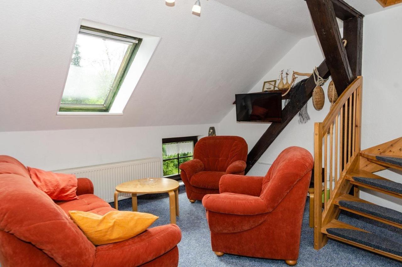 3-Raum-Fewo-Fuer-4-Personen-In-Schaprode-Auf-Ruegen-Zi5 Exterior photo